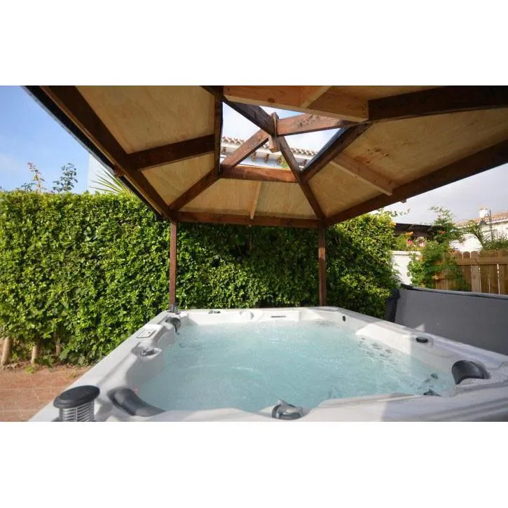 Toronto UV 44-Jet 5-6 Person Hot tub | 213 x 213 cm